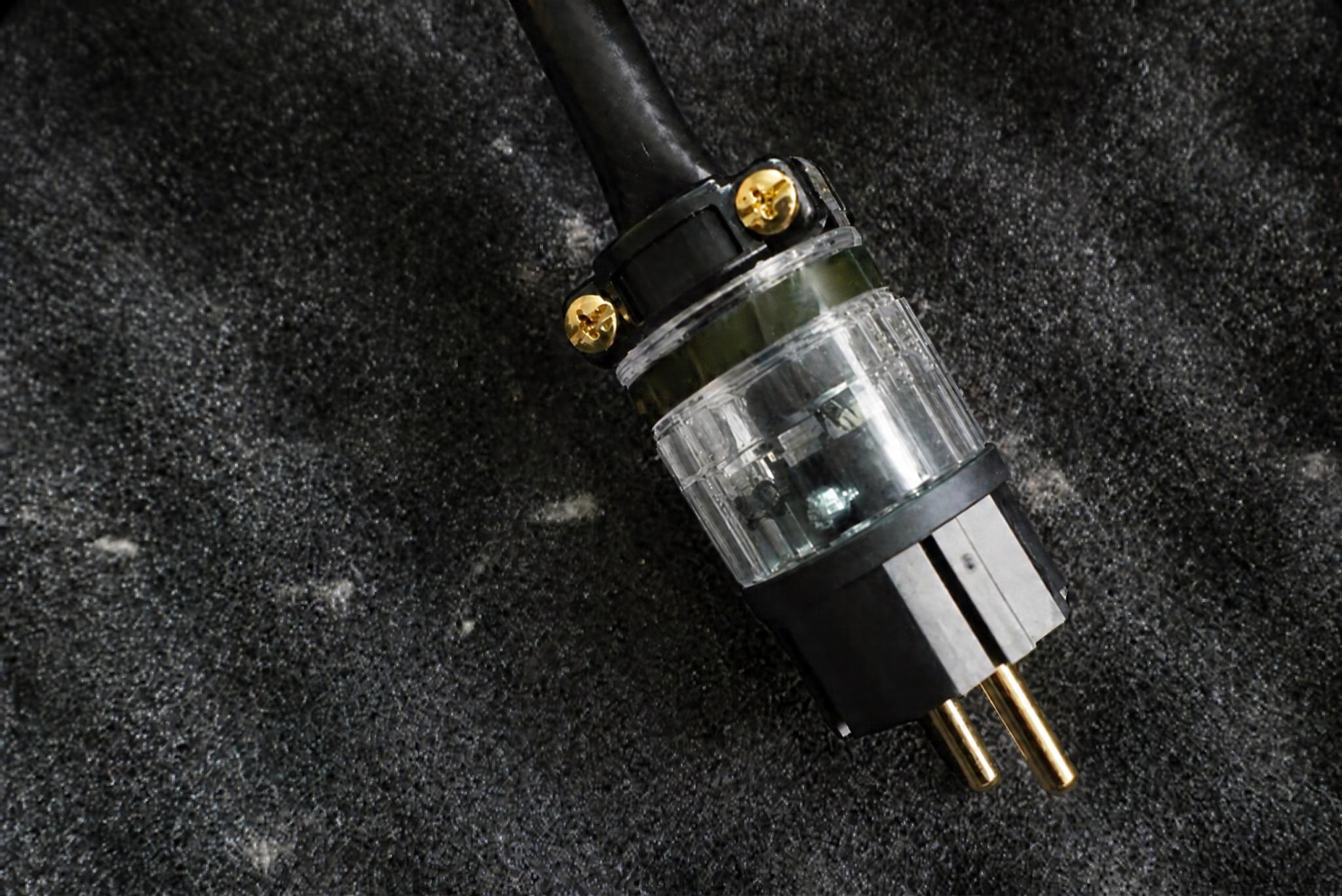 Furutech mains plug on the Aere power cable