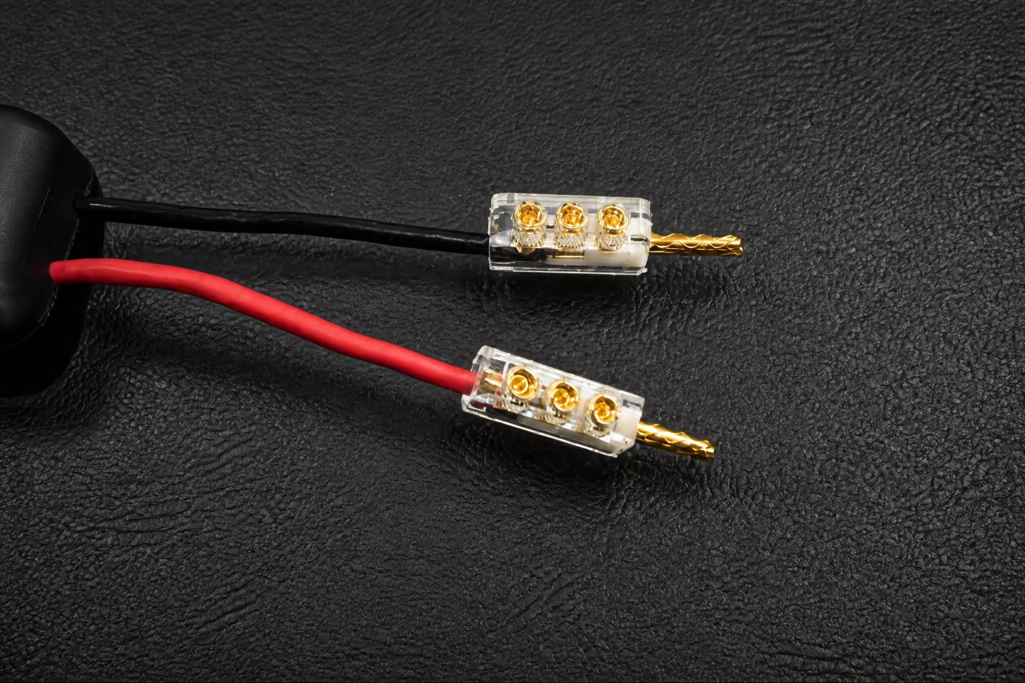 Aere speaker cable sprung banana plugs